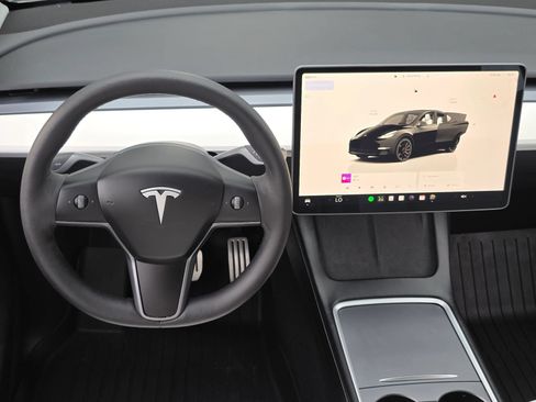 Used 2024 Tesla Model Y Performance AWD/4WD image 15