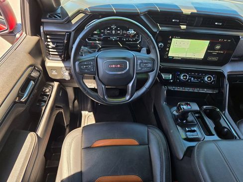 Used 2025 GMC Sierra 1500 AT4 w/ AT4 Premium Package AWD/4WD image 13