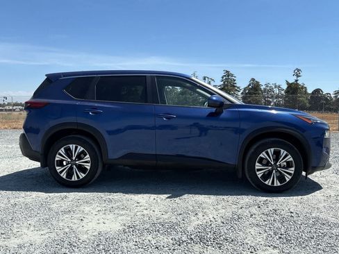 Used 2023 Nissan Rogue SV FWD image 9