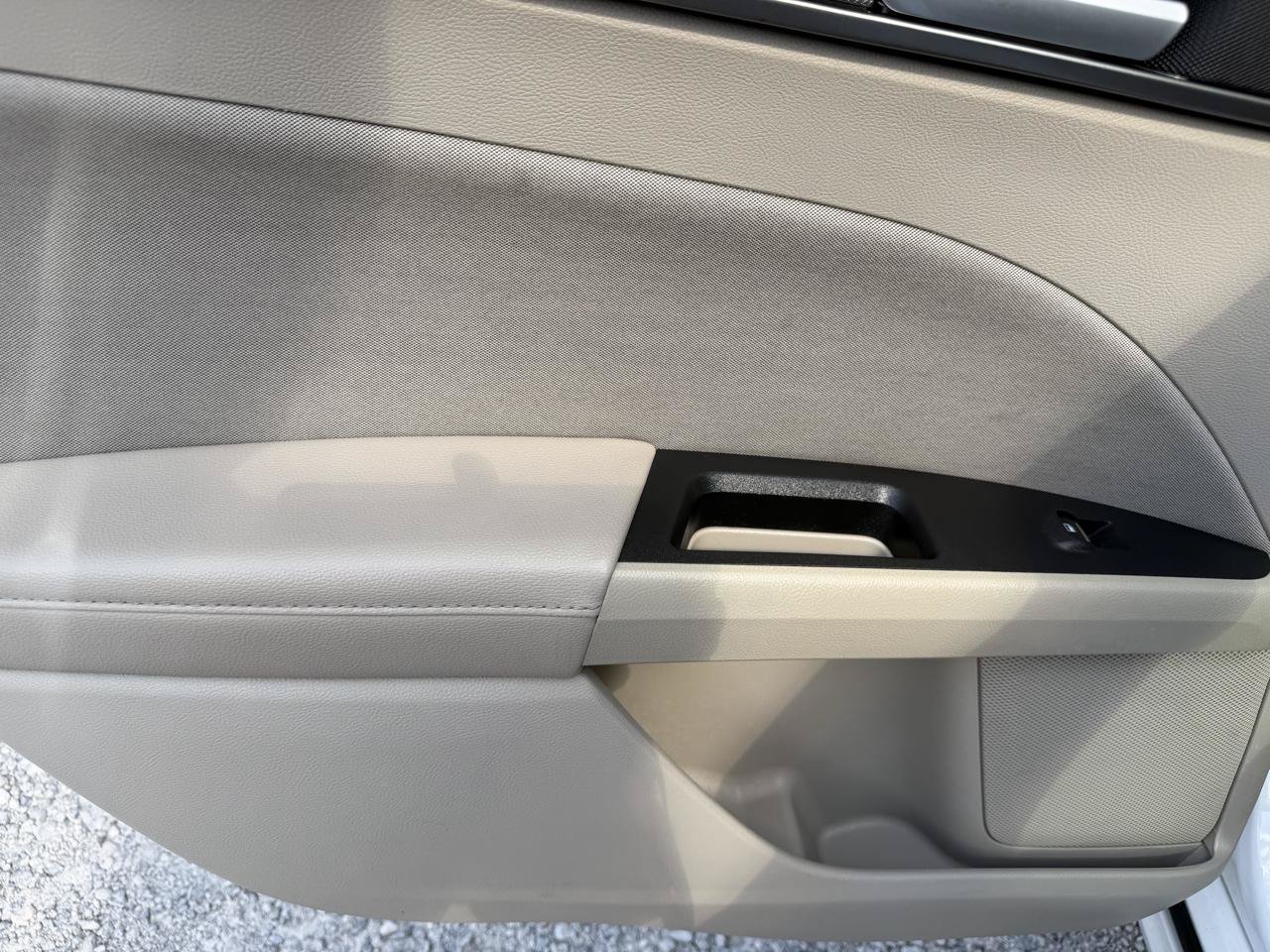 Used 2019 Ford Fusion SE FWD image 14