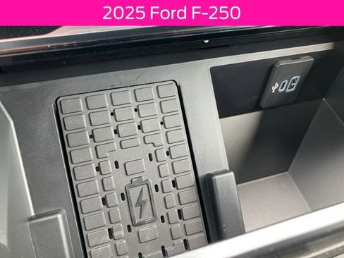 New 2025 Ford F250 Platinum AWD/4WD image 32