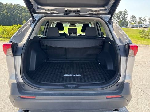 Used 2023 Toyota RAV4 XLE w/ Convenience Package FWD image 6