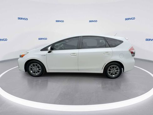 Used 2016 Toyota Prius V Two FWD image 5
