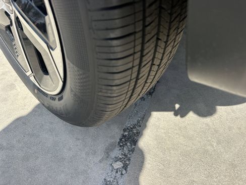 New 2026 Kia Niro LX image 8