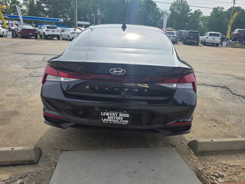Used 2023 Hyundai Elantra SEL w/ Convenience Package FWD image 6