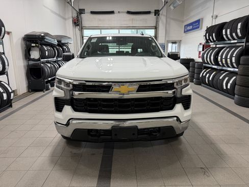 Used 2025 Chevrolet Silverado 1500 LT w/ Work Truck Package AWD/4WD image 3