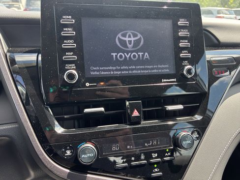 Used 2023 Toyota Camry SE FWD image 11