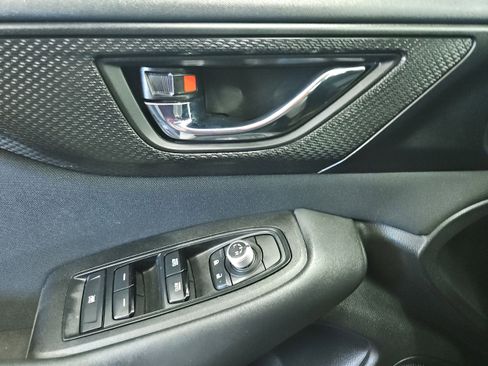 Used 2023 Subaru Outback Premium image 8