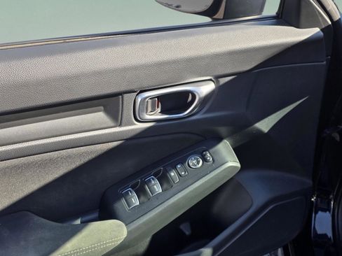 Used 2023 Honda Civic Sport image 9