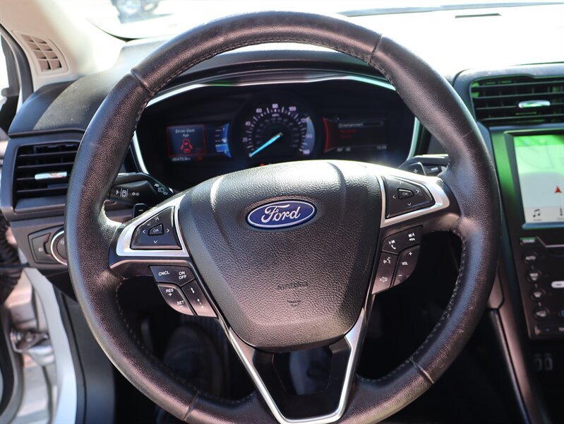Used 2019 Ford Fusion Titanium AWD/4WD image 24