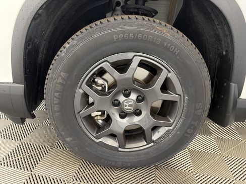 Used 2023 Honda Pilot TrailSport image 13