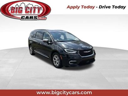 Used 2023 Chrysler Pacifica Limited