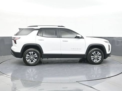New 2026 Chevrolet Equinox LT w/ Convenience Package II FWD image 12