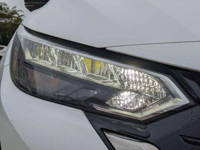Used 2025 Nissan Sentra SR w/ SR Premium Package FWD image 10