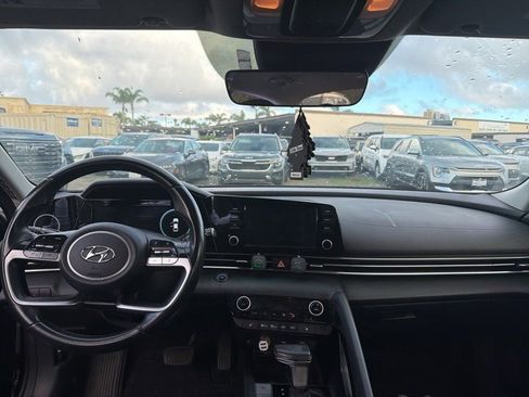 Used 2022 Hyundai Elantra SEL w/ Convenience Package image 7