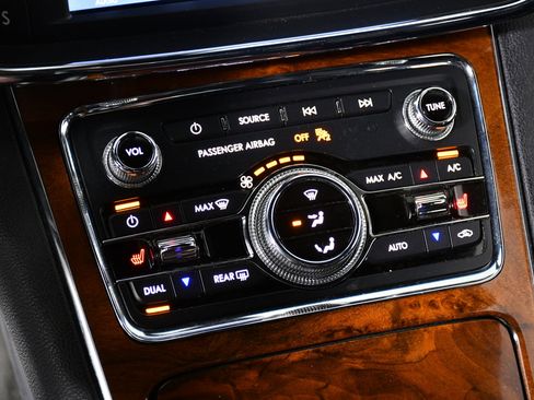 Used 2020 Lincoln Continental image 16