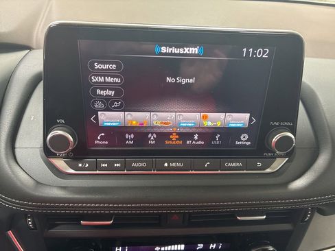 Used 2023 Nissan Rogue SV image 16