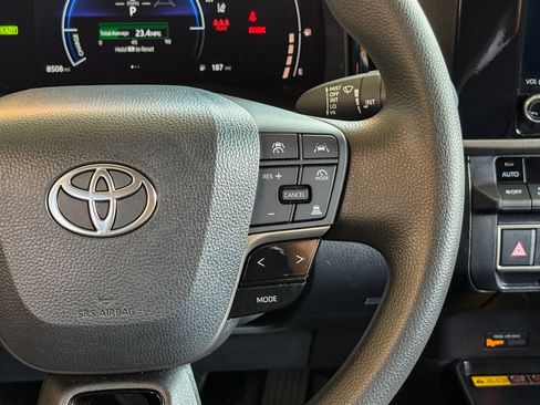 Used 2026 Toyota Camry LE FWD image 22