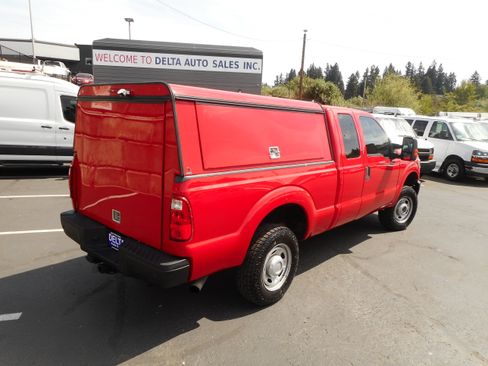 Used 2014 Ford F250 XL w/ Power Equipment Group AWD/4WD image 12
