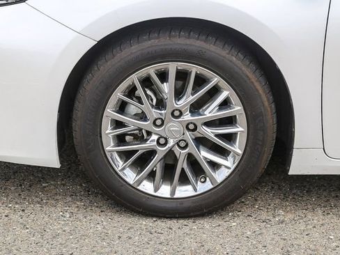 Used 2018 Lexus ES 350 w/ Navigation System Package FWD image 11