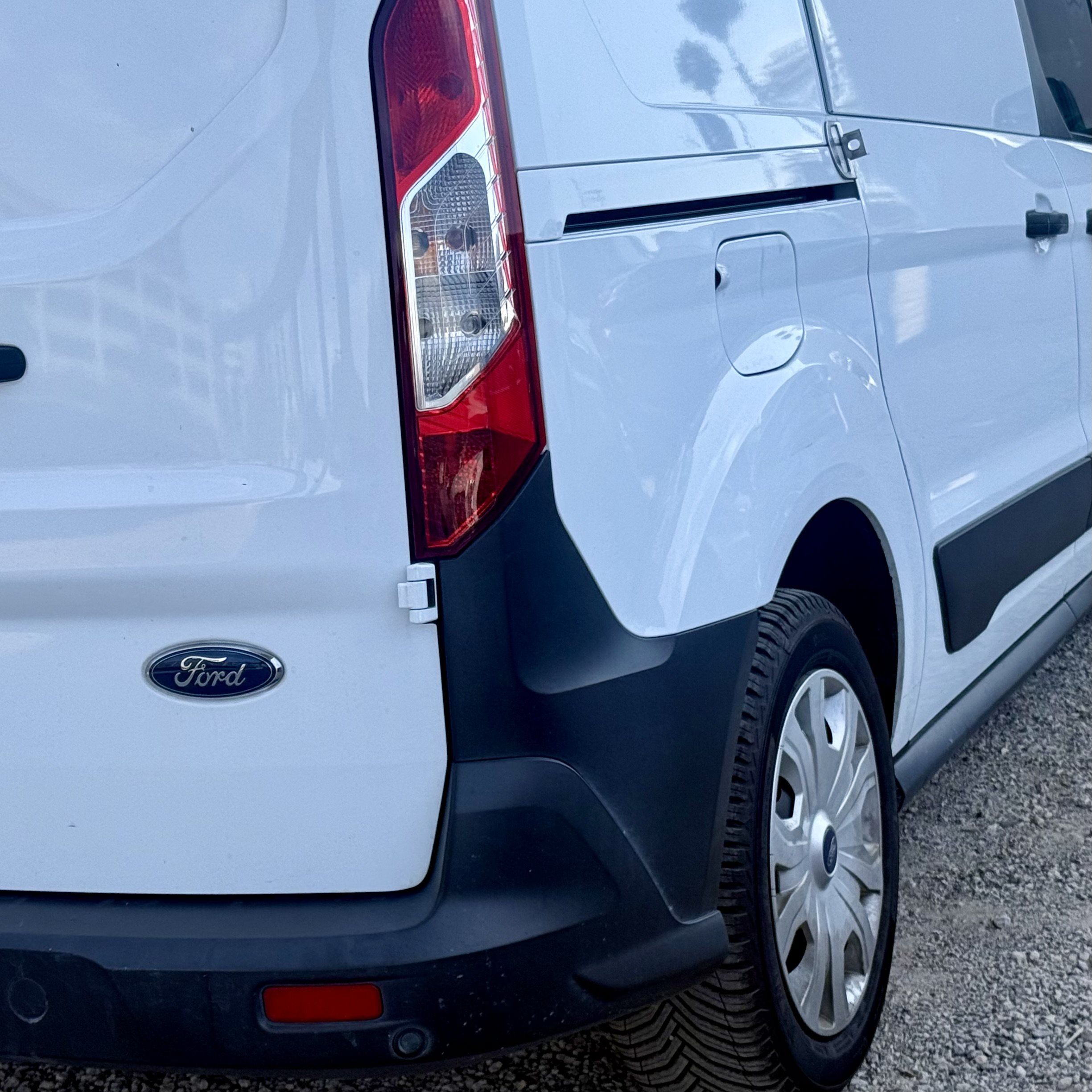 Used 2020 Ford Transit Connect XL FWD image 16