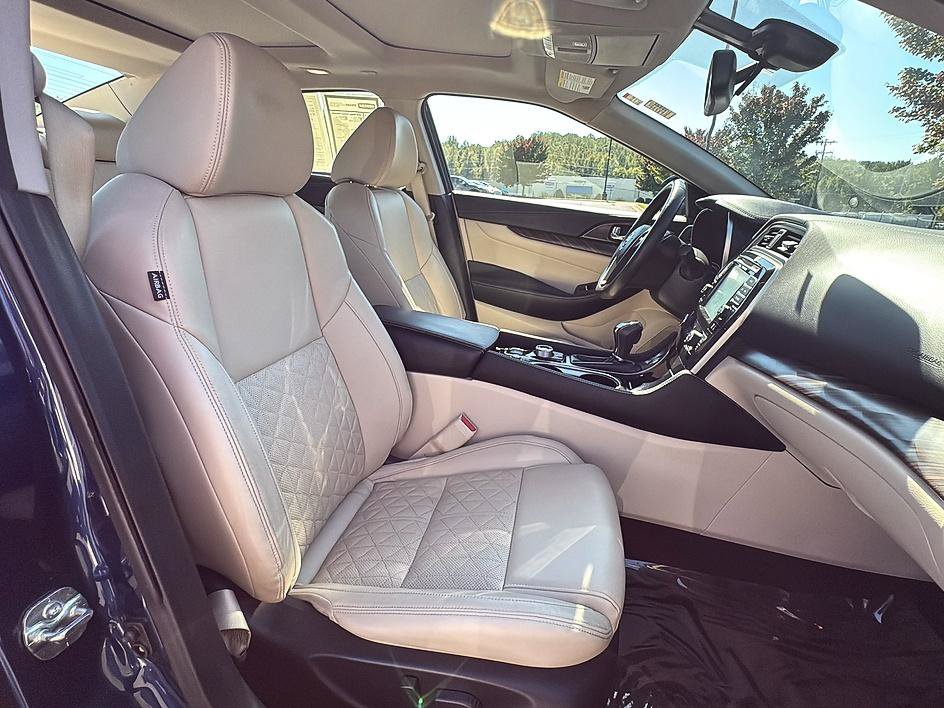 Used 2018 Nissan Maxima Platinum FWD image 25