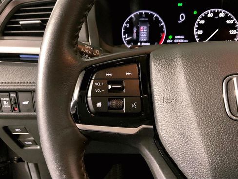 Used 2025 Honda Odyssey Touring image 18