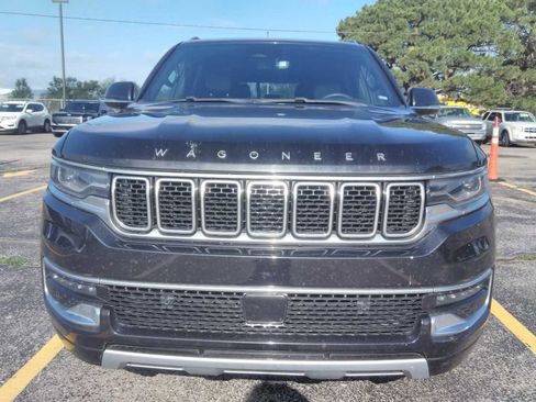 Used 2024 Jeep Wagoneer L Series II RWD image 2