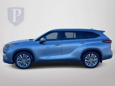 Used 2022 Toyota Highlander Platinum image 5