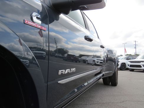 New 2025 RAM 3500 Limited image 16