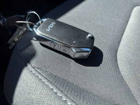 Used 2026 Kia Niro LX FWD image 21