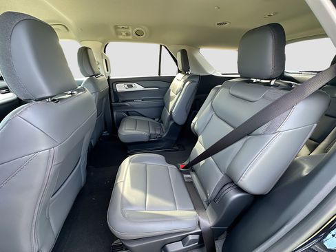 New 2026 Ford Explorer Active RWD image 17