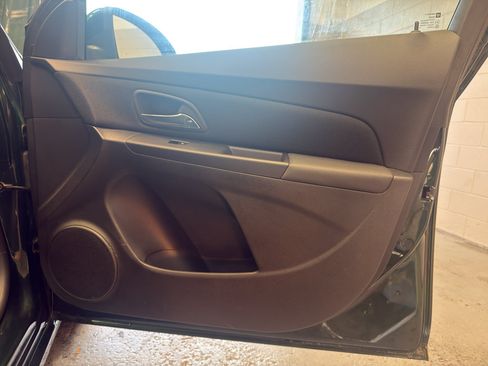Used 2014 Chevrolet Cruze LT FWD image 22