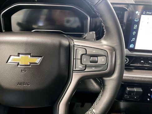 Used 2024 Chevrolet Silverado 1500 High Country w/ High Country Premium Package AWD/4WD image 24