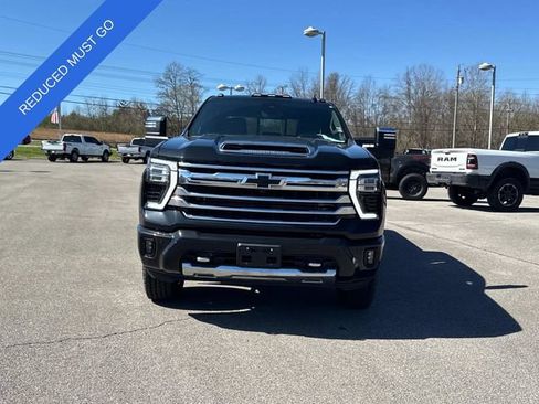 Used 2024 Chevrolet Silverado 2500 High Country w/ Technology Package AWD/4WD image 9