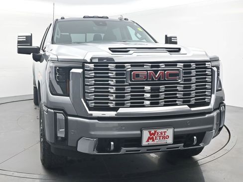 Used 2024 GMC Sierra 3500 Denali w/ Denali Reserve Package image 29
