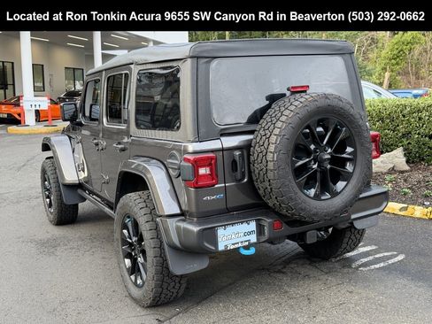 Used 2022 Jeep Wrangler Unlimited Sahara image 6