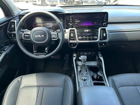 Used 2022 Kia Sorento S FWD image 16