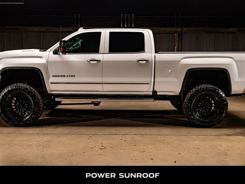 Used 2018 GMC Sierra 3500 Denali w/ Duramax Plus Package image 6