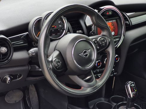 Used 2020 MINI Cooper S w/ Premium Package image 27