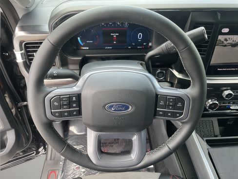 New 2026 Ford F250 Lariat w/ Black Appearance Package AWD/4WD image 32