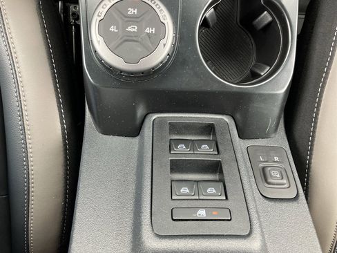 Used 2025 Ford Bronco Outer Banks image 23