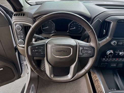 Used 2021 GMC Sierra 2500 Denali w/ Denali Ultimate Package AWD/4WD image 17