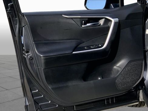 Used 2021 Toyota RAV4 XLE Premium FWD image 21