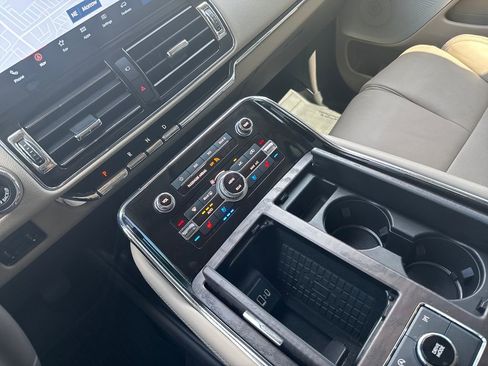 Used 2024 Lincoln Navigator Reserve AWD/4WD image 26