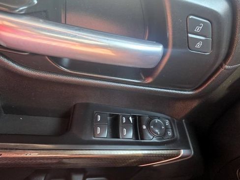 Used 2021 Chevrolet Silverado 1500 LT w/ Convenience Package II AWD/4WD image 12