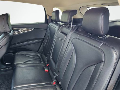 Used 2022 Lincoln Nautilus AWD w/ Premium Package image 30