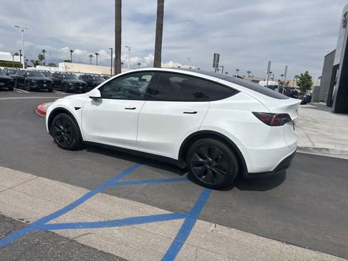 Used 2024 Tesla Model Y Long Range image 13