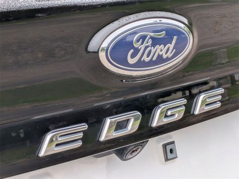 Used 2024 Ford Edge SEL image 10