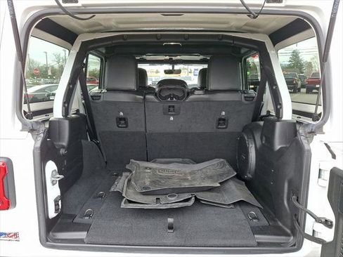 Certified 2022 Jeep Wrangler Unlimited Sahara w/ LED Lighting Group image 18